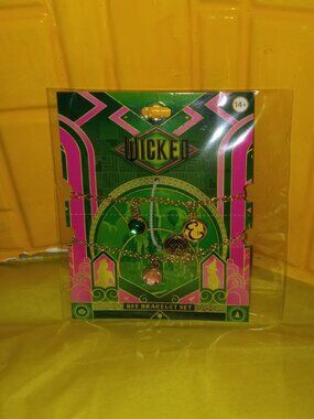 Wicked BFF bracelet sets elphaba glinda pink green